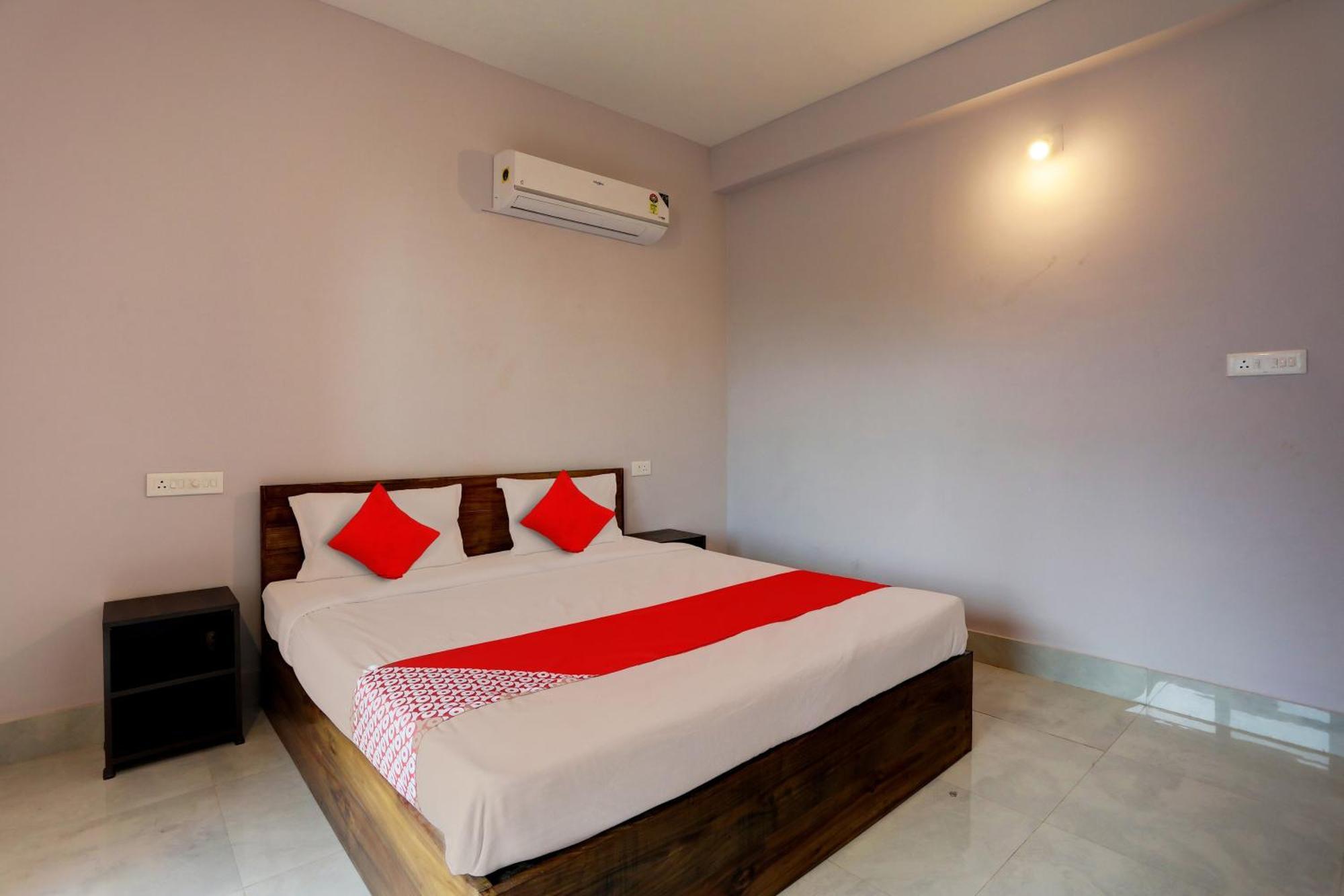 Hotel O Casa Midland Bhubaneswar Bagian luar foto